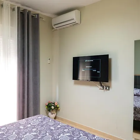 Cozy Wlora